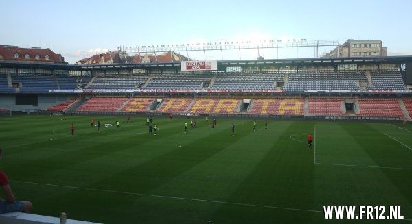 Feyenoordfans in Praag  ( Training )