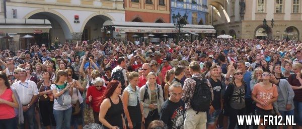 Supporters kleuren Praag rood&wit