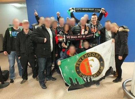 Boerrigter poseert voor vlag Feyenoord
