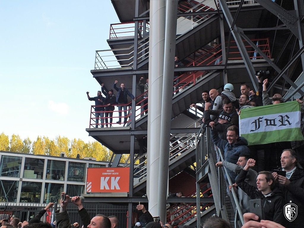 Volksfeest bij De Kuip