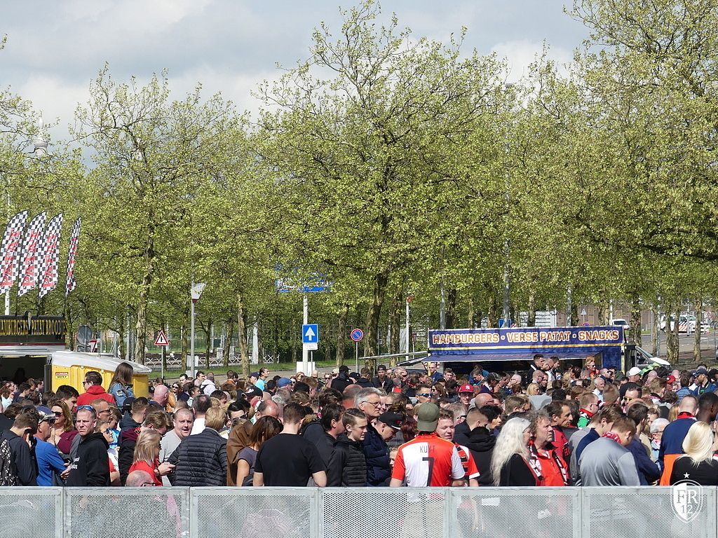 KNVB bekerhuldiging