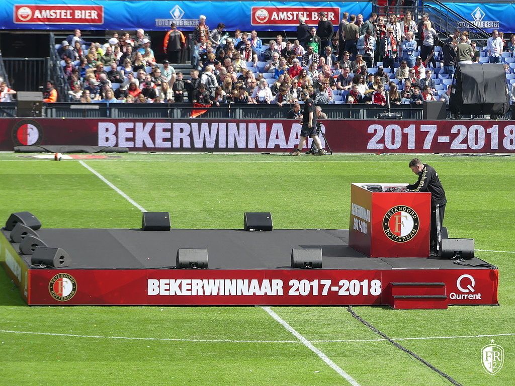 KNVB bekerhuldiging