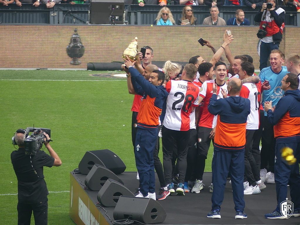 KNVB bekerhuldiging