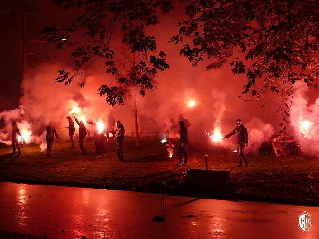 Uitzwaaien spelersbus Feyenoord - CSKA Moskou