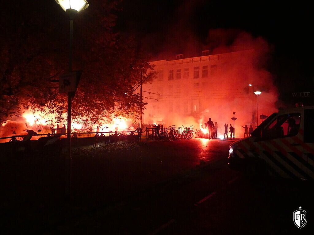 Uitzwaaien spelersbus Feyenoord - CSKA Moskou