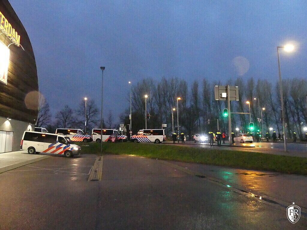 Opwachten spelersbus Feyenoord - Dinamo Zagreb