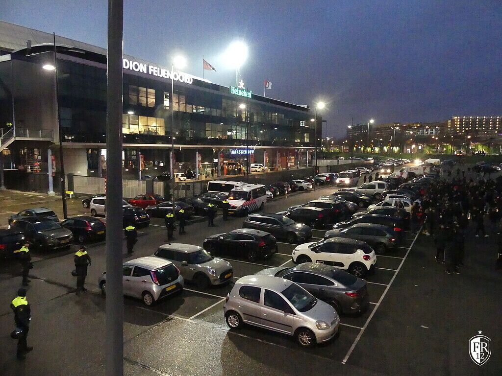 Opwachten spelersbus Feyenoord - Dinamo Zagreb