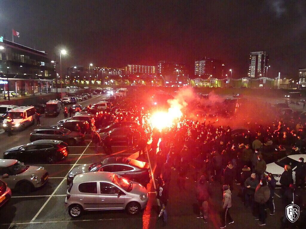 Opwachten spelersbus Feyenoord - Dinamo Zagreb