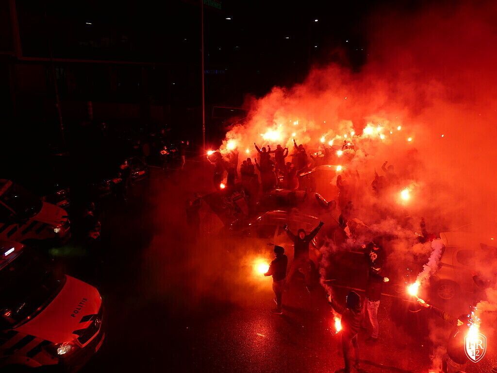 Opwachten spelersbus Feyenoord - Dinamo Zagreb
