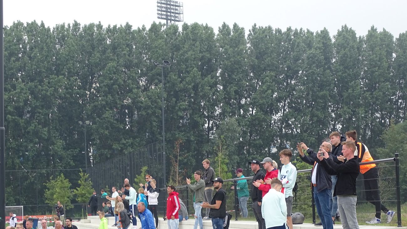 Fotoverslag eerste openbare training Feyenoord online
