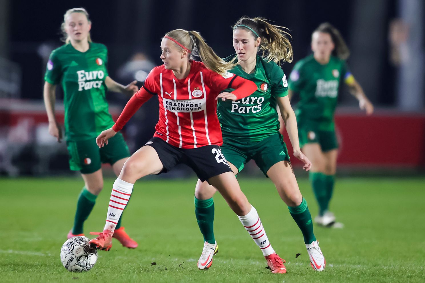 Feyenoord Vrouwen hard onderuit in kwartfinale tegen PSV