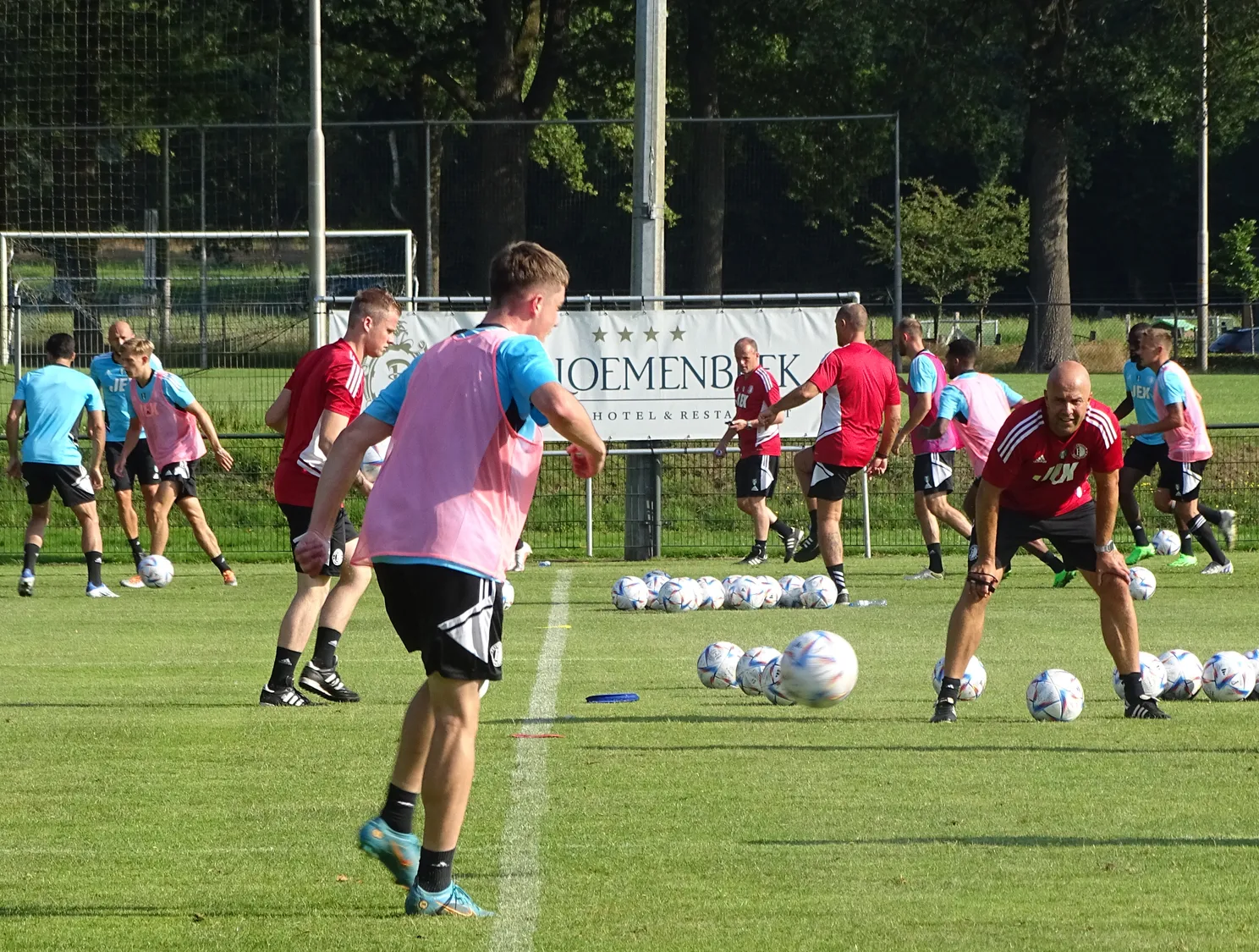 Fotoverslag trainingskamp in De Lutte online