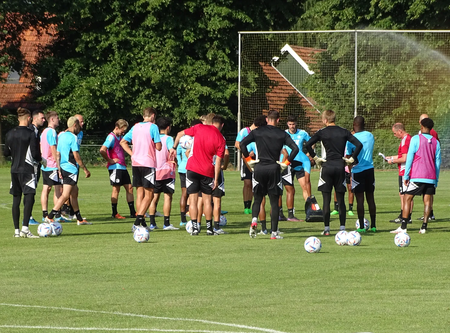 Fotoverslag trainingskamp in De Lutte online