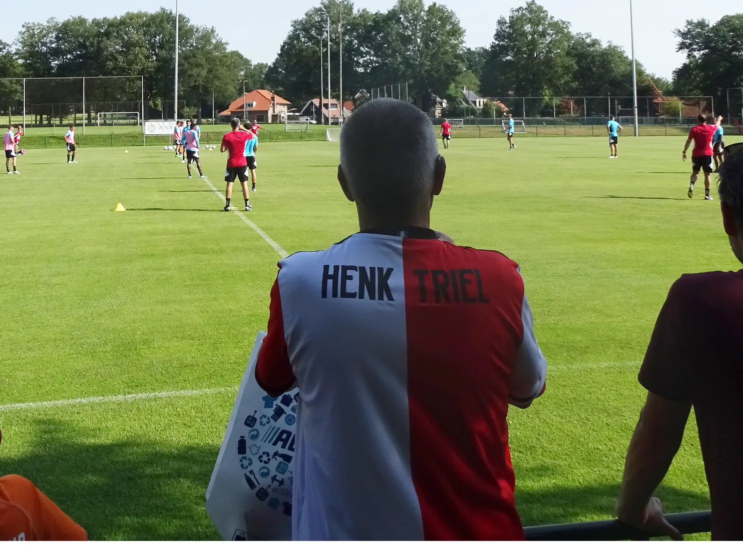Fotoverslag trainingskamp in De Lutte online