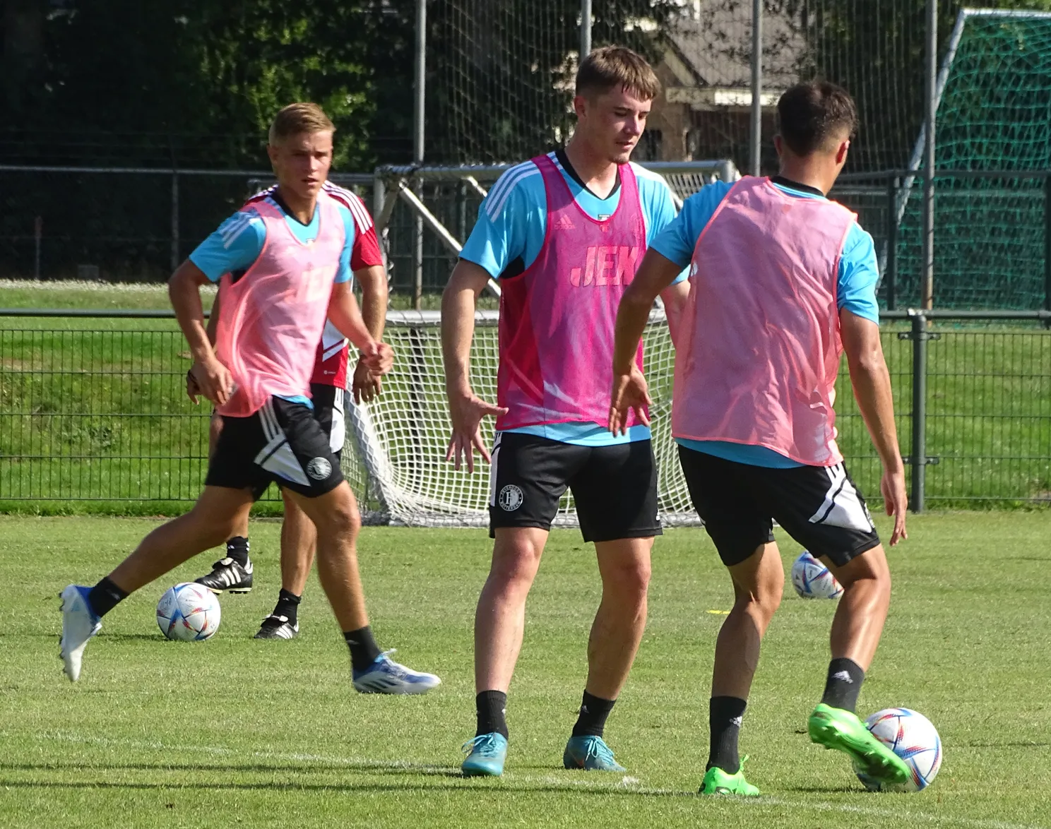 Fotoverslag trainingskamp in De Lutte online