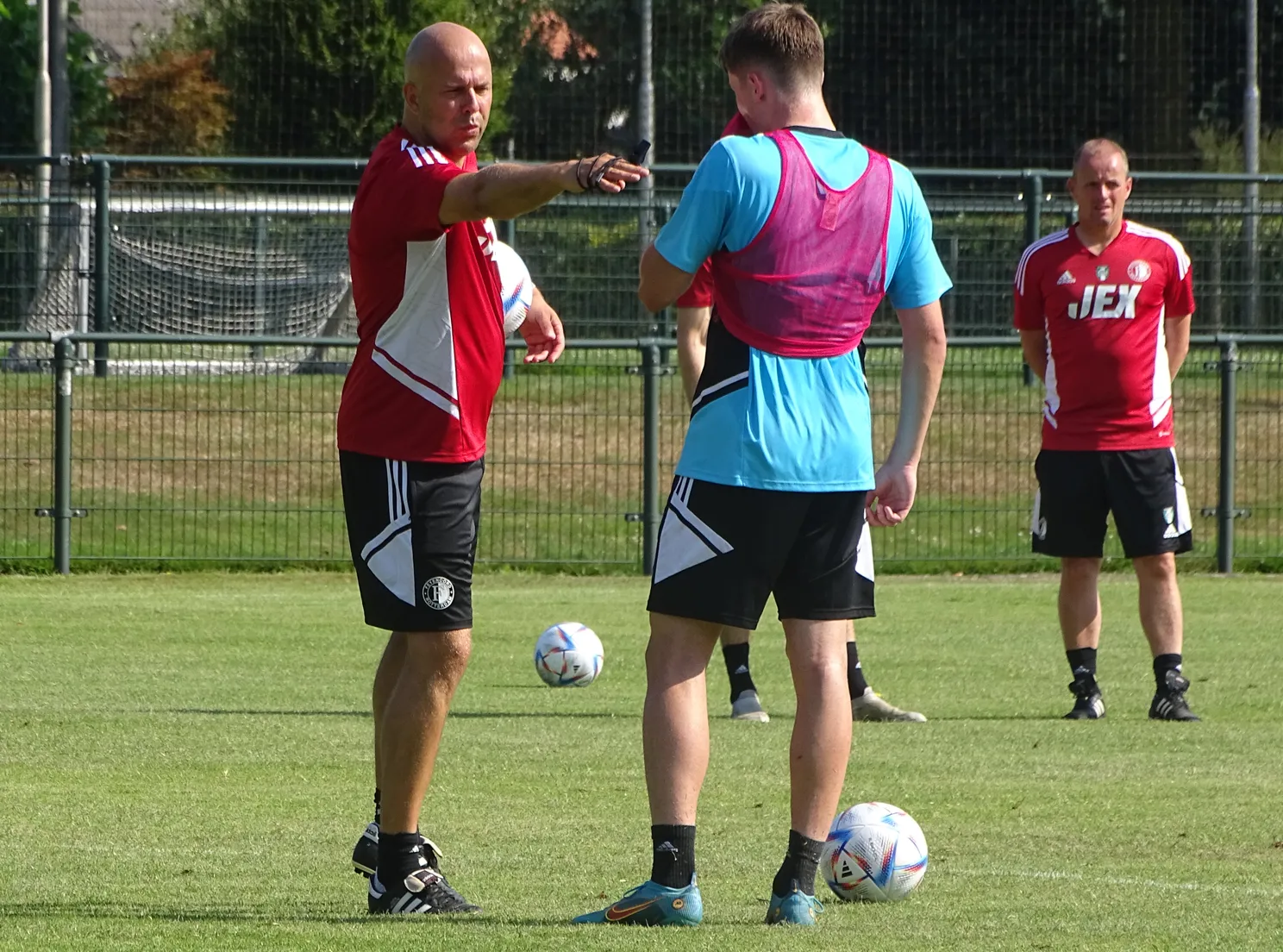 Fotoverslag trainingskamp in De Lutte online