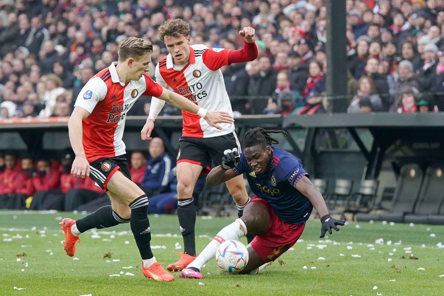 Feyenoord speelt Klassieker in De Kuip gelijk