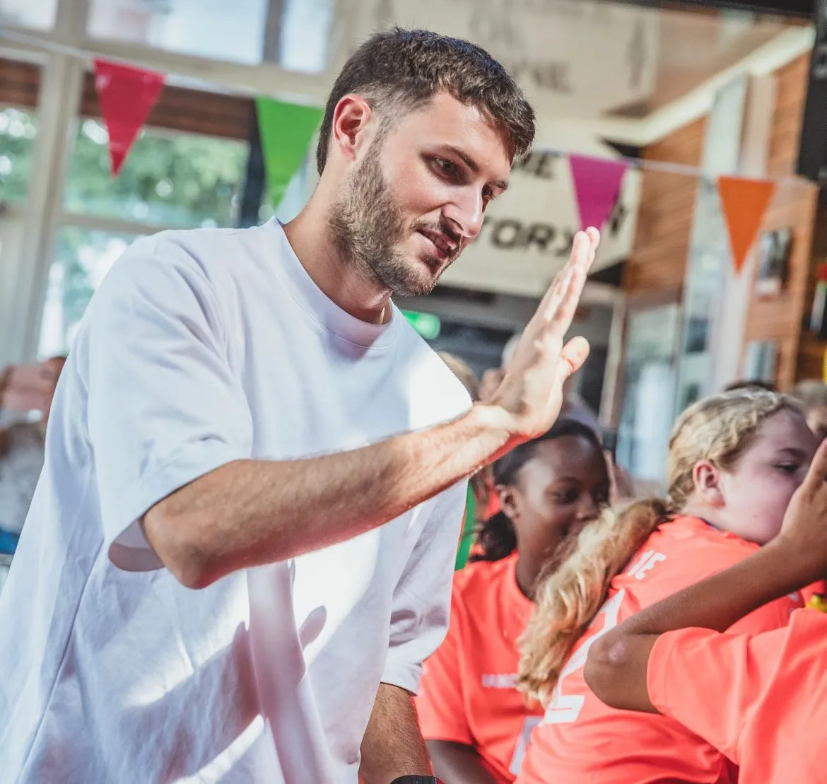 Gimenez brengt onverwachts bezoek aan amateurclub CKC