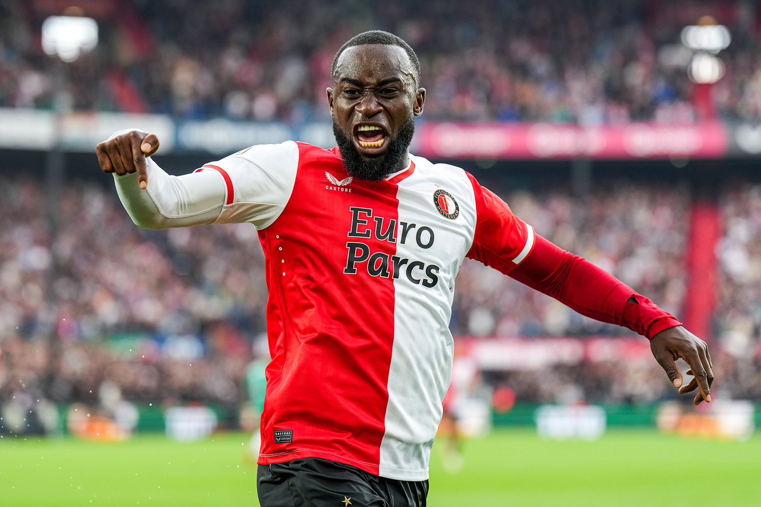 Bliksemstart leidt tot overtuigende zege van Feyenoord