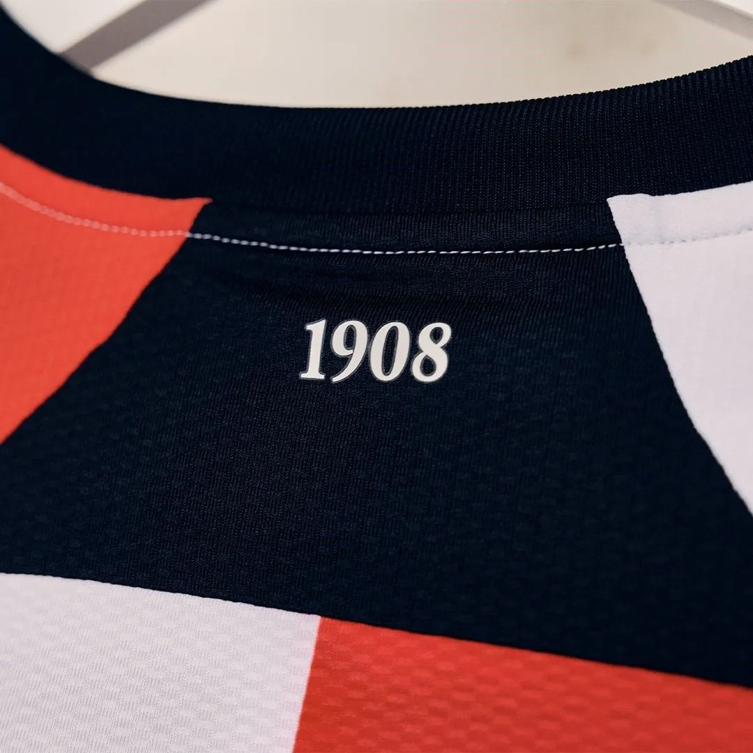 Feyenoord presenteert thuistenue voor seizoen 2024/25