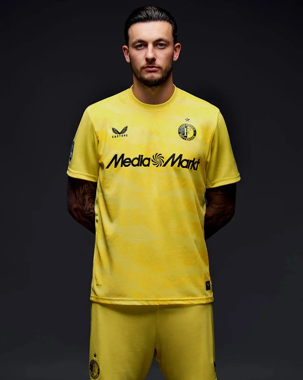 Dit is het officiële keeperstenue van Feyenoord 2025/2026