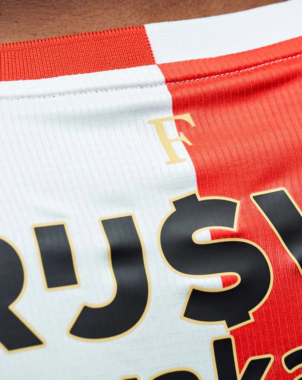 Feyenoord presenteert thuisshirt voor seizoen 2025/2026