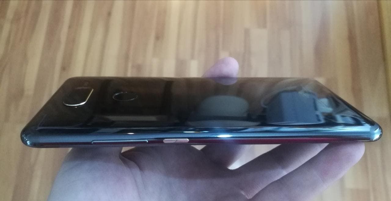 Huawei Mate 10 Leaks Are Confusing