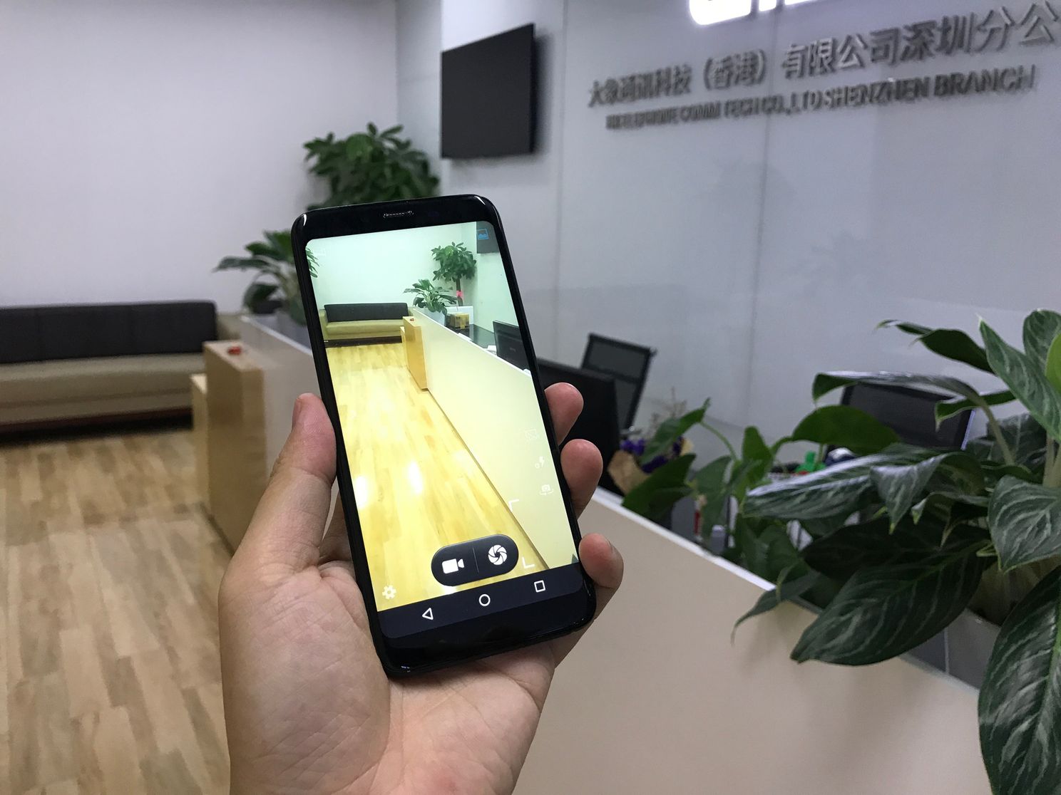 First Look at the Elephone 18:9 Phone Prototype