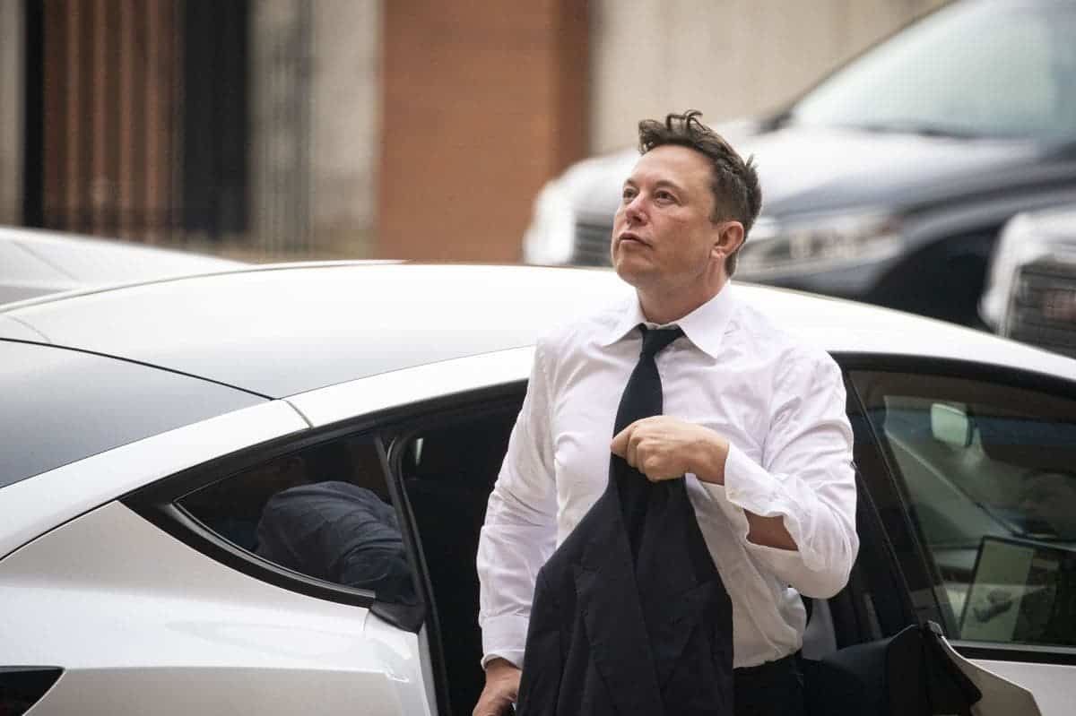Manchester United's unofficial cryptocurrency rises 55,000% after Elon Musk's joke