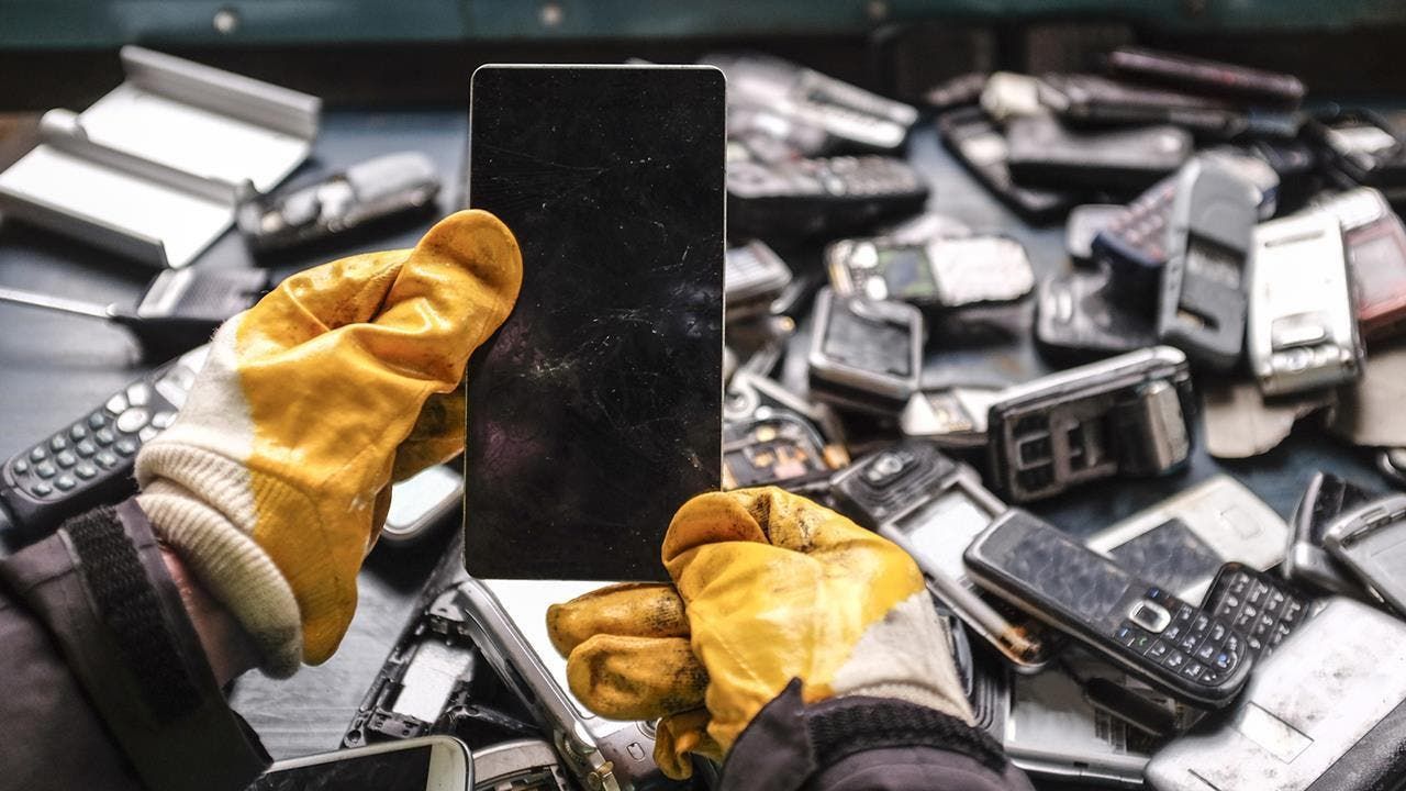 In China, Smartphones Recycling Rate is Less Than 2%