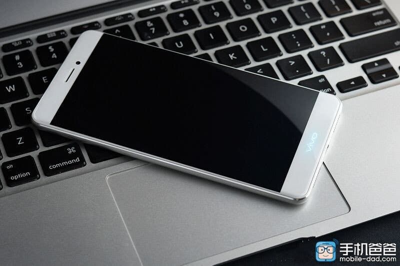 Breaking: Real photos of the Vivo X5Pro published