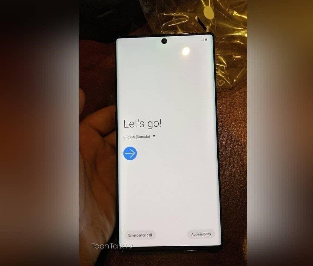 Samsung 45W fast charge USB PD charger design displayed at MWC 2019 in Shanghai