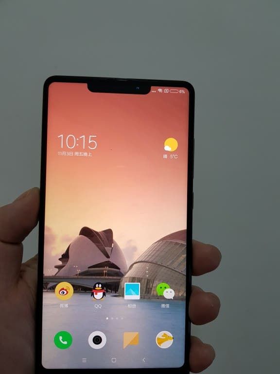 Is this Xiaomi Mi Mix 2S copying the iPhone X display design?