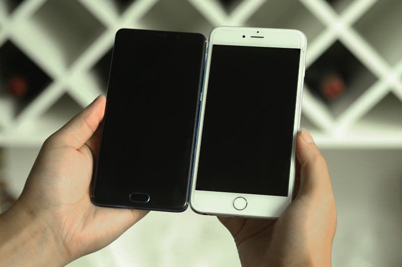 Elephone R9 vs. iPhone 6 Plus - screen-to-body ratio comparison