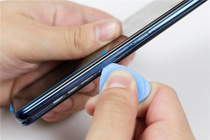 VIVO NEX Dual Display Gets Disassembled, the Two Screens don't Make it Easy