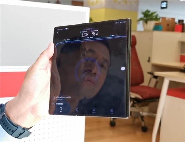 Huawei Mate X Foldable 5G Showed 1Gbps Downlink Speed