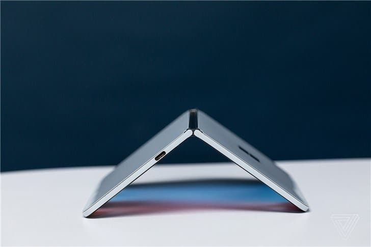 Why Microsoft Surface Duo Dual-Screen Smartphone Runs On Android?