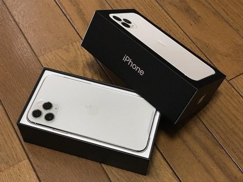 Why Apple’s Decision To Remove Charger/EarPods From The Box Is A Good Idea