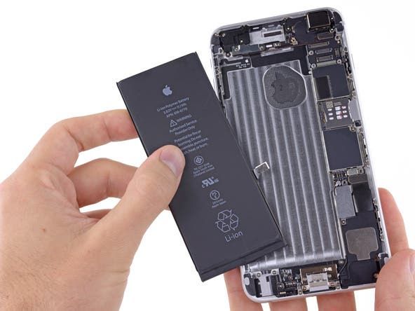 Apple issues a statement in response to the "iPhone Slowdown Fiasco"