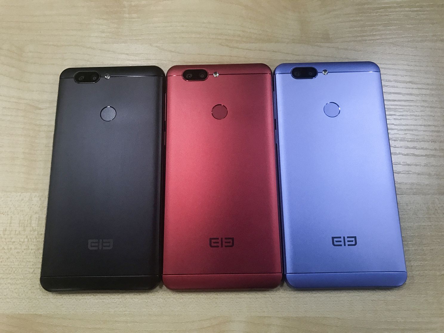 Giveaway: Win a free Elephone P8 Mini smartphone!