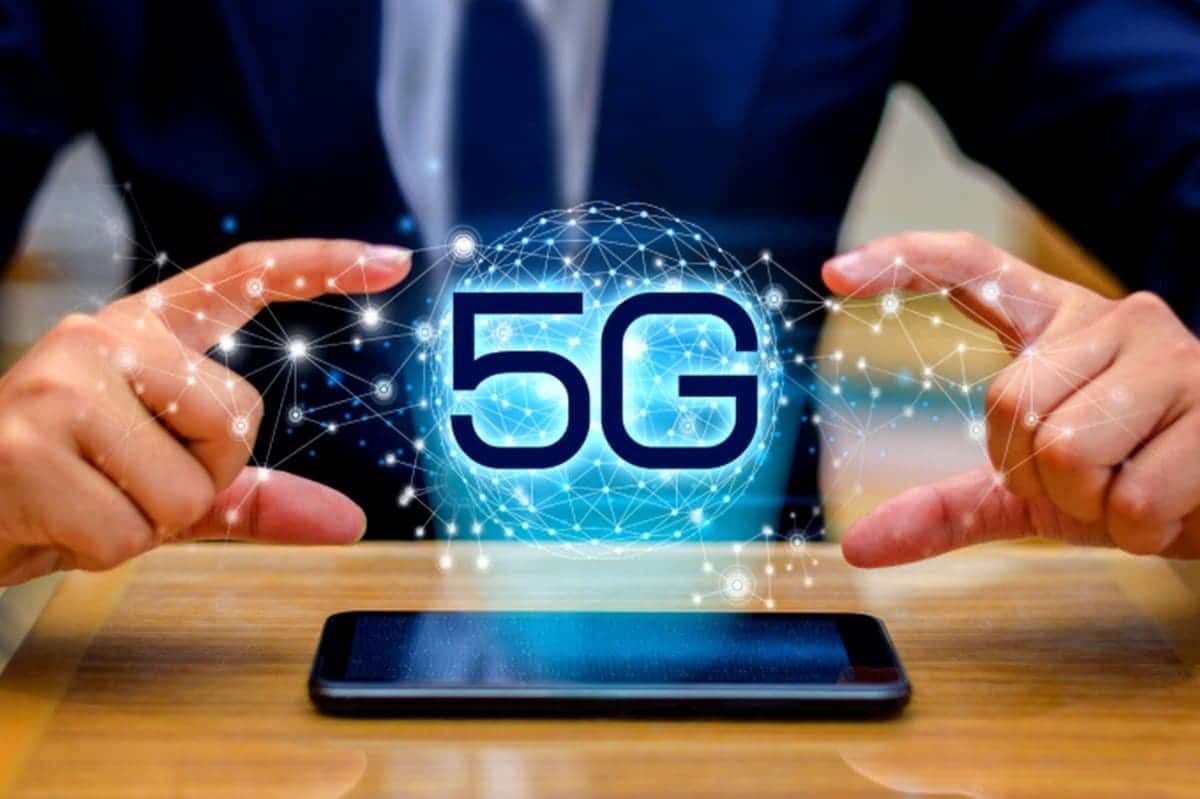 Samsung and Huawei are the current leaders in the 5G smartphone market