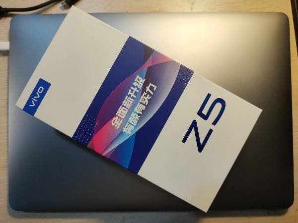 VIVO Z5 Leaked In Real Photos, Showing Stylish Look and More