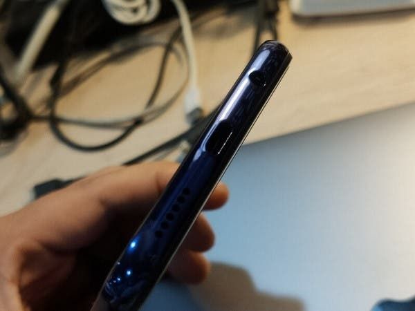 VIVO Z5 Leaked In Real Photos, Showing Stylish Look and More
