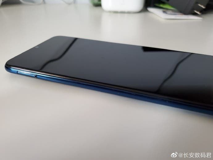 Honor X10 Max Leaked In A Spy Photo, Showing Some Design Elements