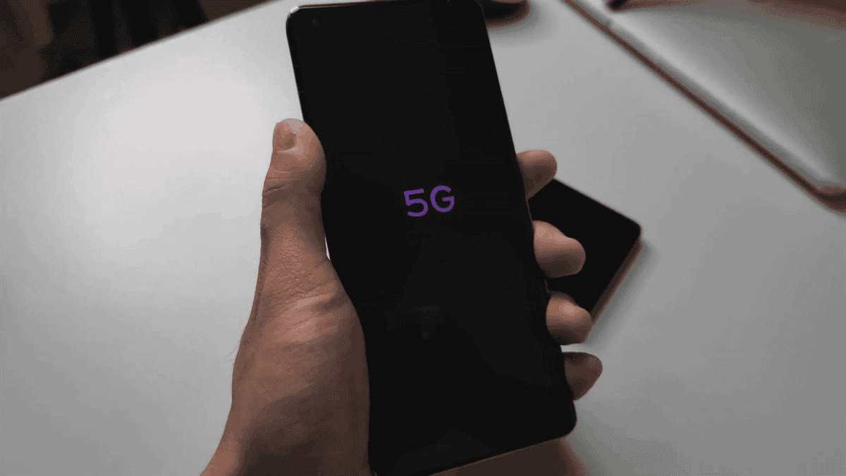 Massive Xiaomi Mi 11 Ultra leak:  120x camera and a tiny secondary screen