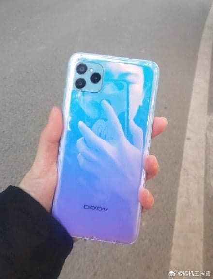 DOOV X11 Pro is an iPhone 11 Pro Clone with a Xiaomi CC9 Poster