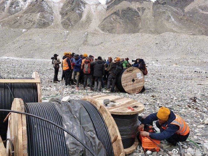 China Mobile and Huawei installed 5G antennas on the world highest mountain