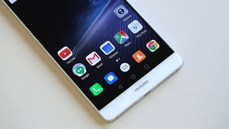 Huawei sold 30% more phones in 2016, made less money