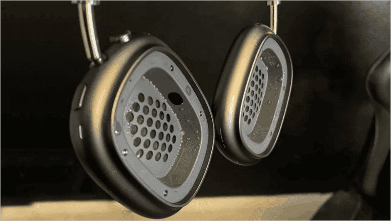 AirPods Max users complaining about a condensation issue in ear cups