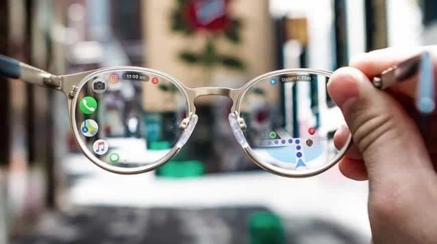 Apple Glass can detect sound and automatically clean itself